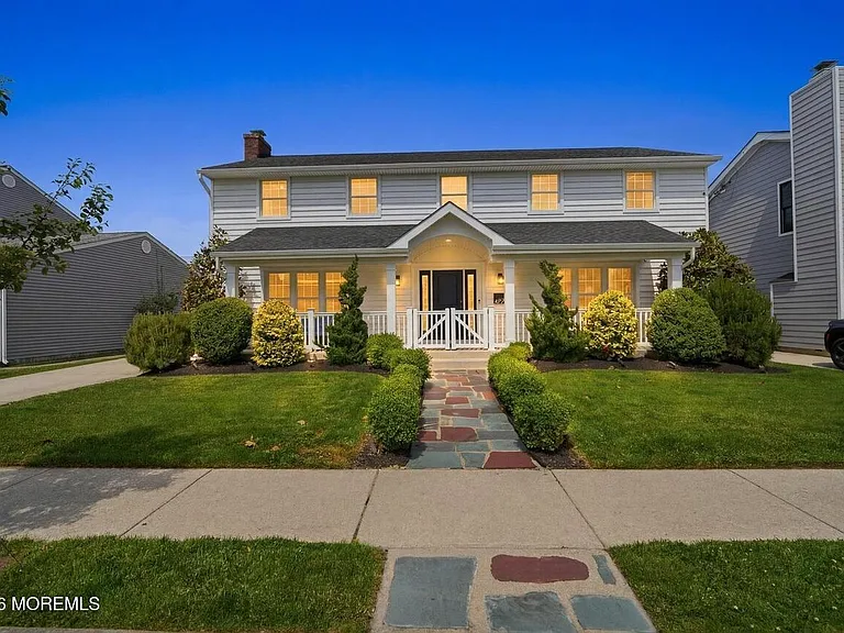 407 N Douglas Ave — Photo 1