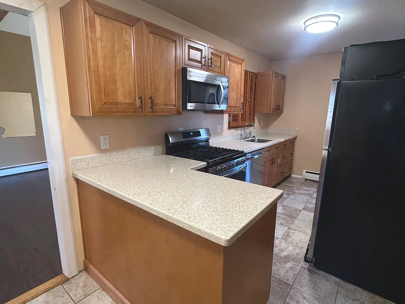 4 bed, $2,750 — Photo 4