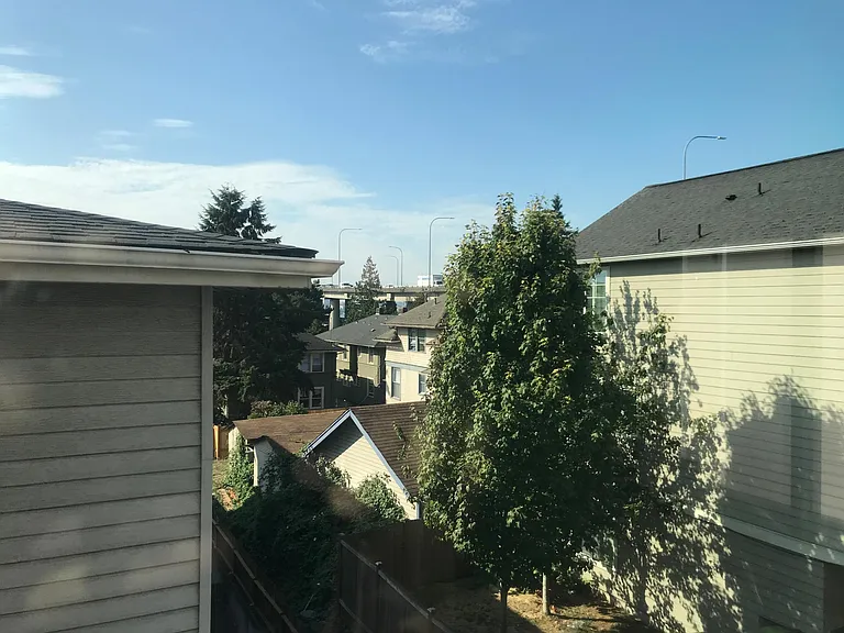 4225 7th Ave NE — Photo 13