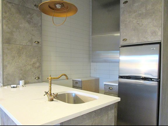 5th image of 102 Scholes St #3F1
