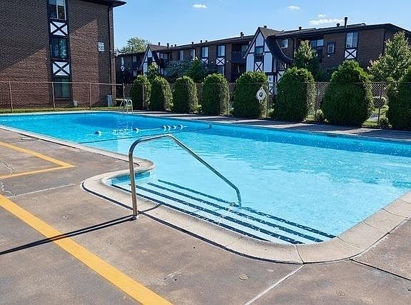 3rd image of 13628 Royal Ct APT 807