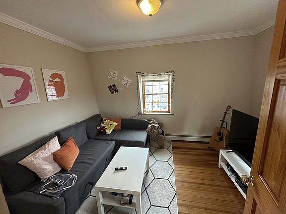 2nd image of 195 Waterman St APT 1
