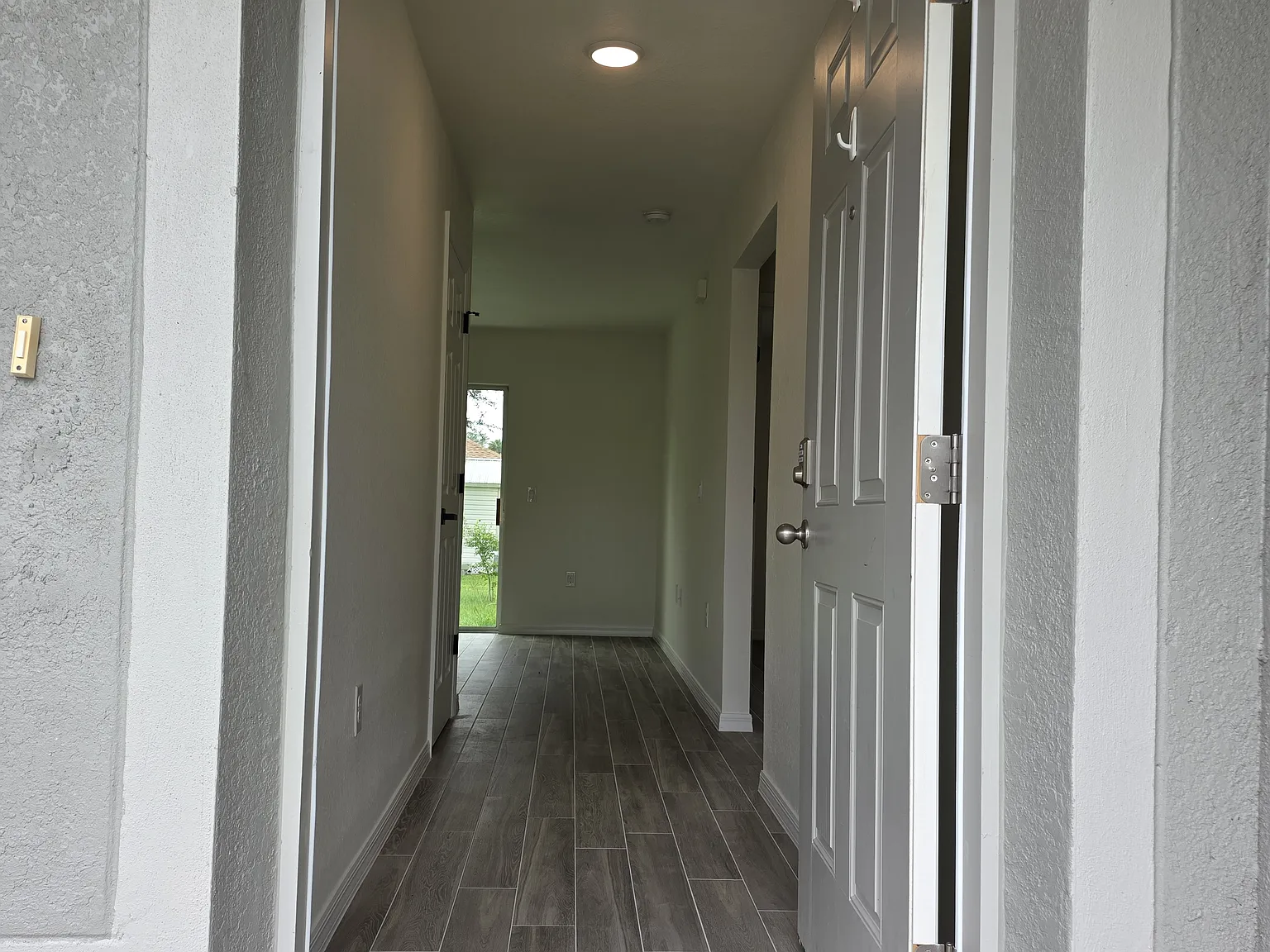 3 bed, 1285 sqft, $2,095 — Photo 3