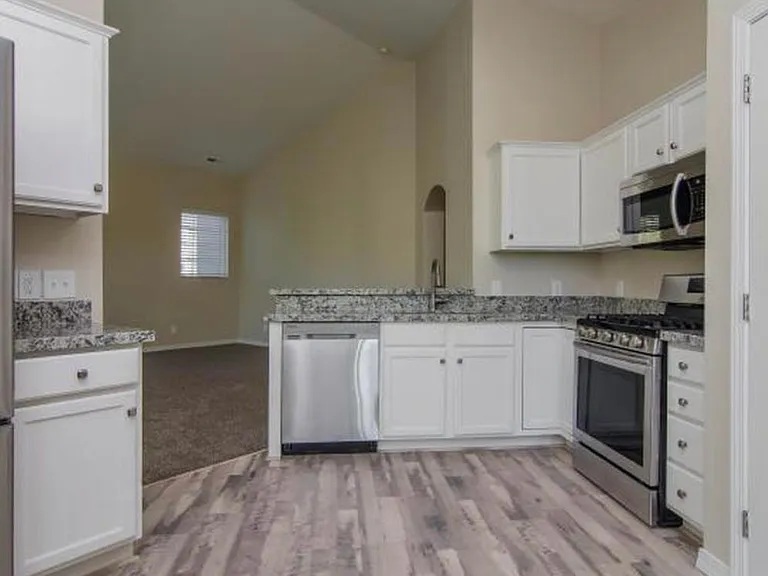 966 S Courtyard Ln — Photo 11
