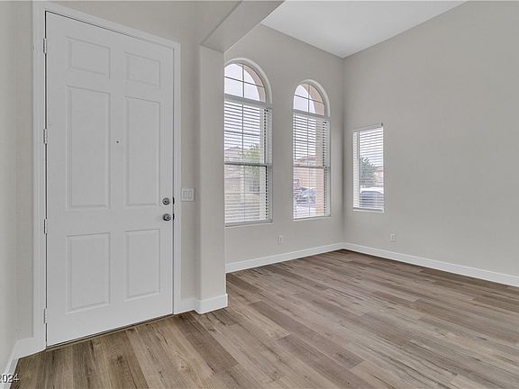 2nd image of 4448 Laguna Garden Ave