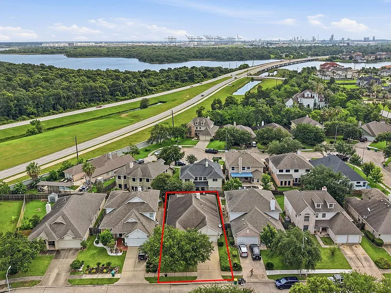 1631 Crescent Shores Ln — Photo 34