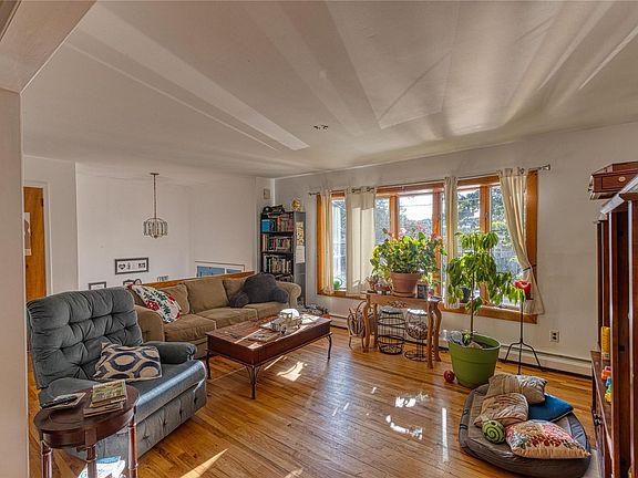 5th image of 1025 McCall Ave