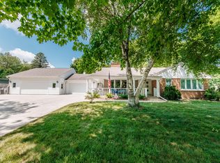 7711 N Santa Monica Blvd, Fox Point, WI 53217