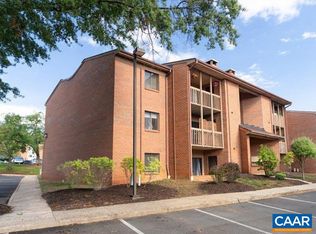 136 Green Turtle Ln APT 3, Charlottesville, VA 22901