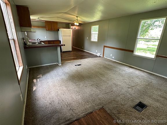 2nd image of 355 N Jacksonville St