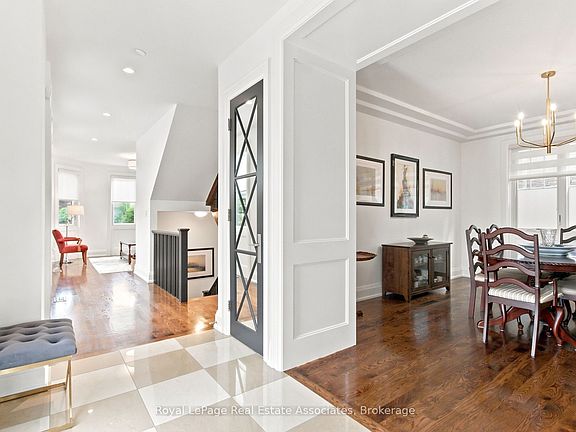 4th image of 32 Jopling Ave N