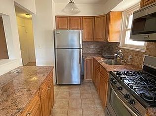 26-30 29th St #3A, Astoria, NY 11102