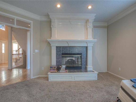3rd image of 14865 Walmer St
