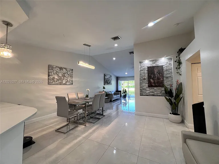 1590 Orion Ln — Photo 6