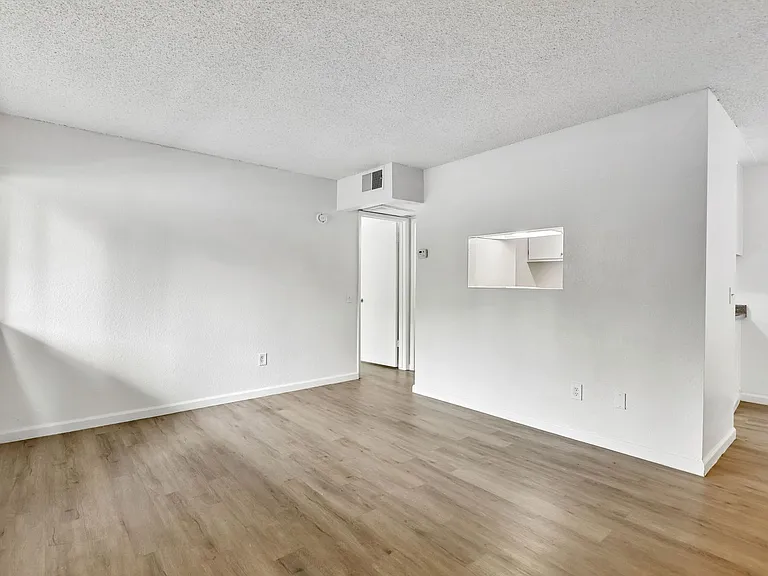 Parkview Village Apartments — Photo 23