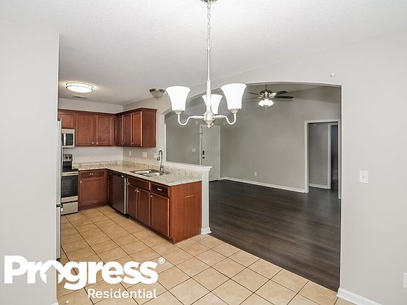 5th image of 8879 Versilia Ave