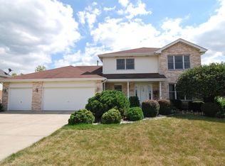 1080 Coyote Trl, New Lenox, IL 60451