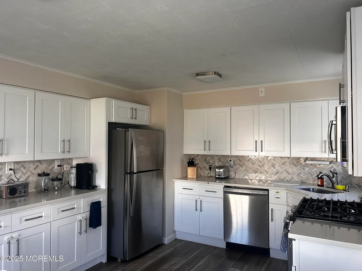 4 bed, 1305 sqft, $2,200 — Photo 1