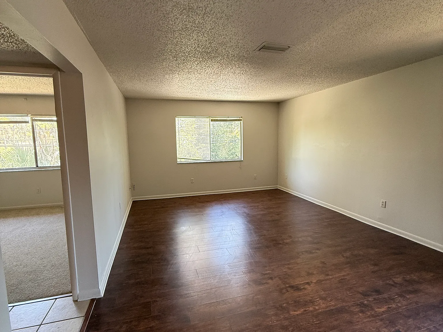 2 bed, 893 sqft, $1,200 — Photo 4