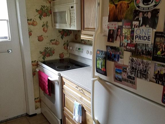 4th image of 13 Lawton Dr Unit 100
