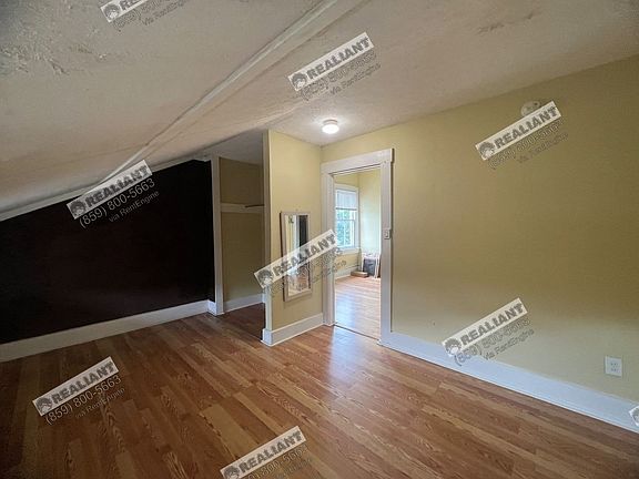 5th image of 716 Lewis St APT 5
