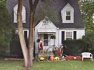 28131 Arsenal Rd, Flat Rock, MI 48134