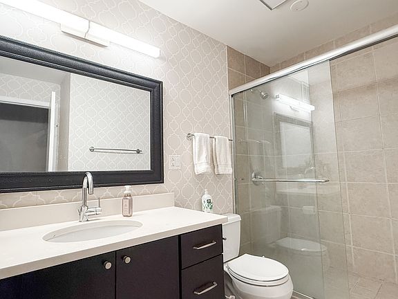 5th image of 100 E Walton St APT 19C