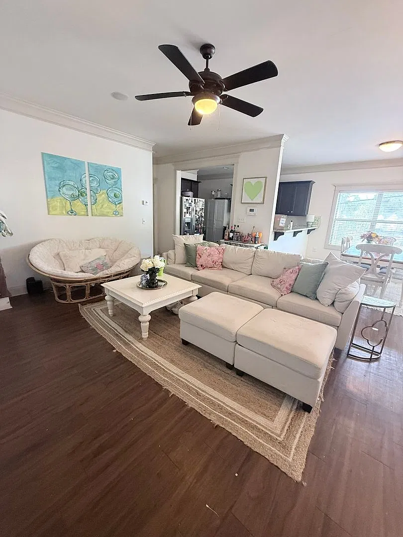 Spacious 5BR/5BA Athens Home with LVP Flooring & Stainless Steel Appliances — Photo 3