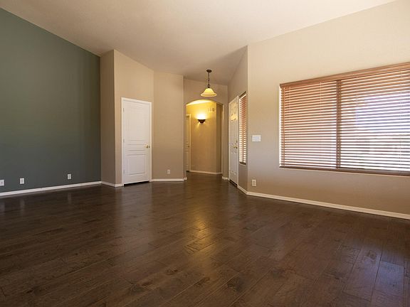 4th image of 5133 E Via Dona Dr