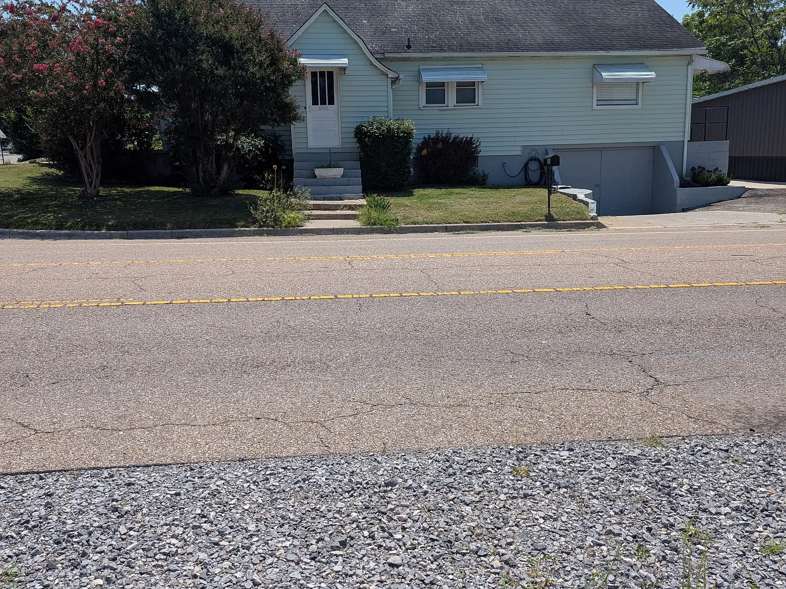 3 bed, 1300 sqft, $1,800 — Photo 3