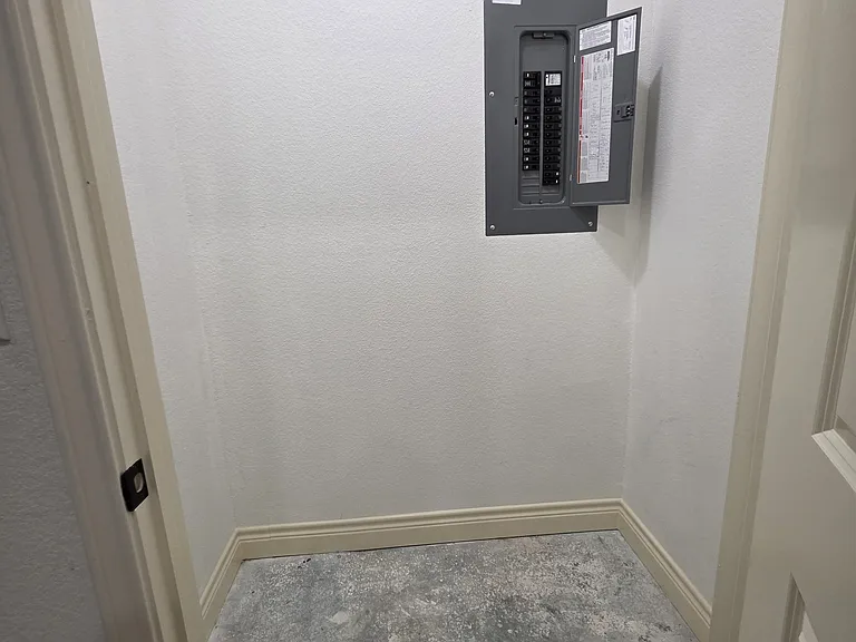 105 N Creek Dr #A/B — Photo 29