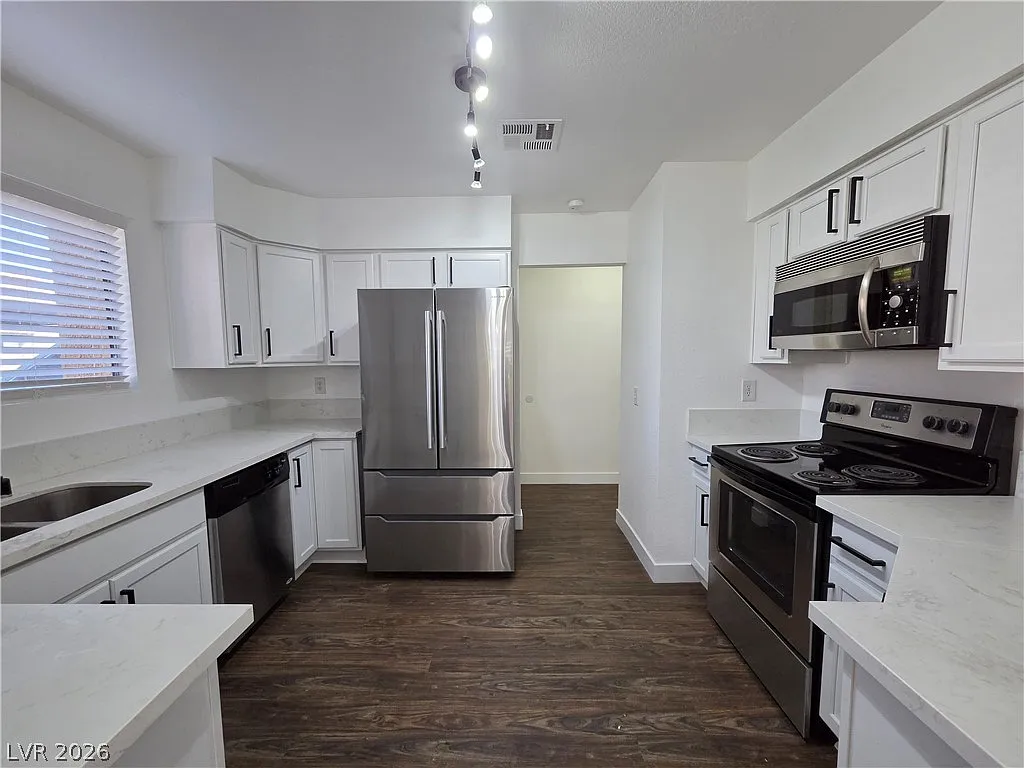 2 bed, 2.0 bath, 1074 sqft, $1,500 — Photo 1