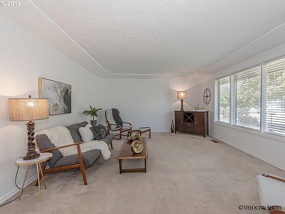 5th image of 303 Shreveport Way