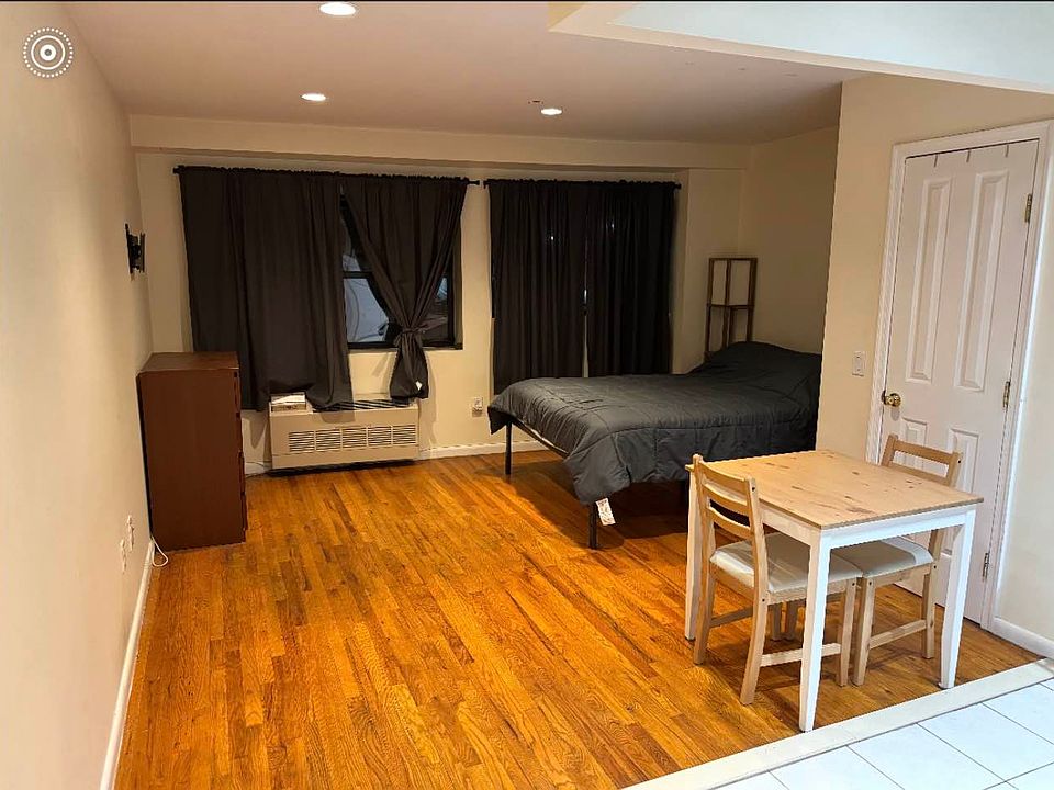 1st image of 25-22 Hoyt Ave S #1F