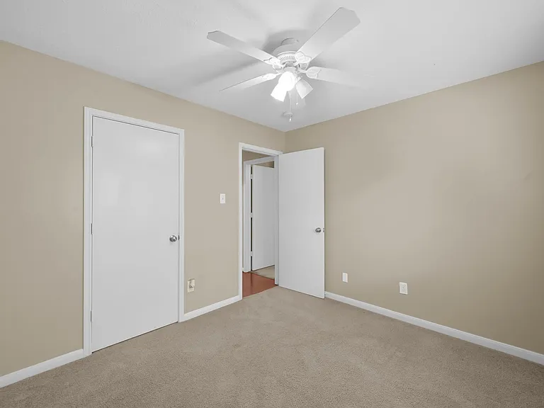 506 Paradise Ln — Photo 20