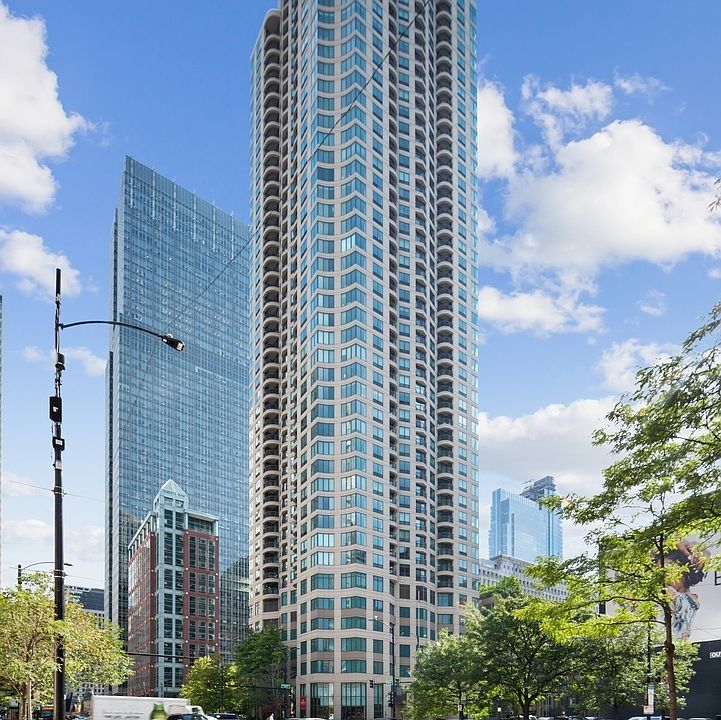 1st image of 400 N La Salle Dr APT 3510