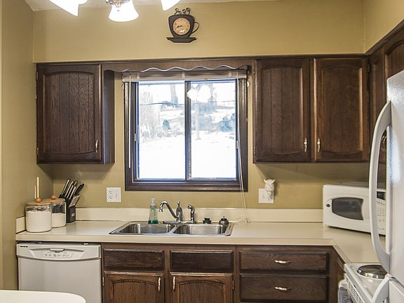 5th image of 14 Terrace Cir