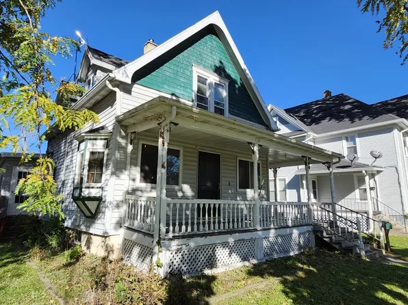 144 Waterloo St, Columbus, WI 53925