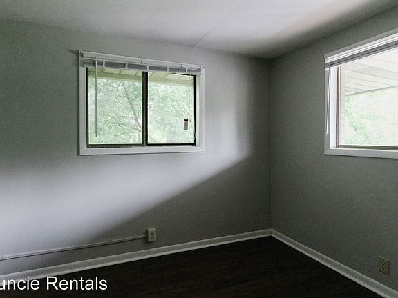 5th image of 715 S Brittain Ave #7925100