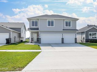 5890 Lou Ann St, Grand Forks, ND 58201