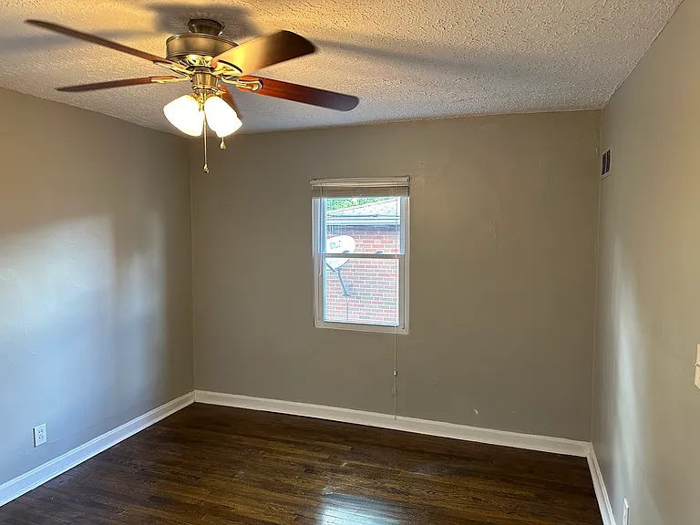 2909 Euclid Ave #2 — Photo 22