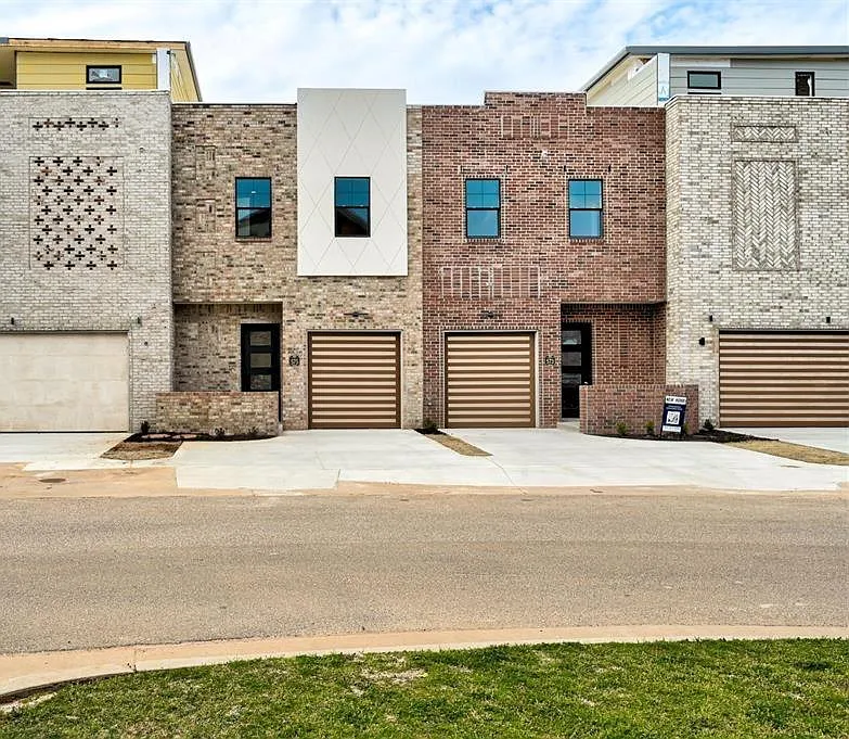 575 S Fretz Ave