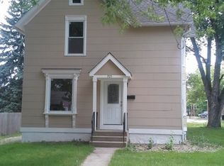 925 Hill Ave, Elgin, IL 60120