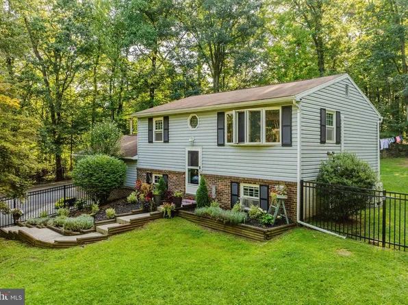 40 Quaker Hill Rd, Morgantown, PA 19543
