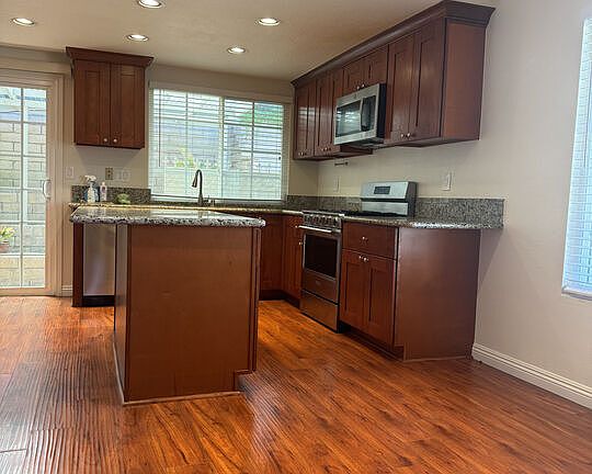 5th image of 13226 La Quinta St