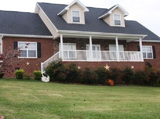 444 Bent Rd, Kodak, TN 37764