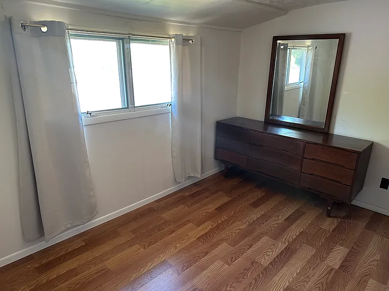 3582 Shepard Rd — Photo 7