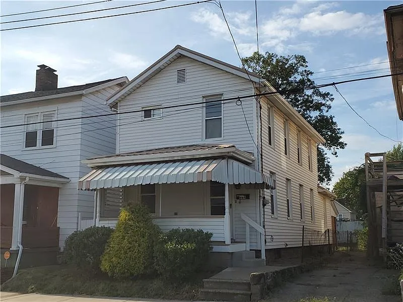 464 E Washington St photo 1