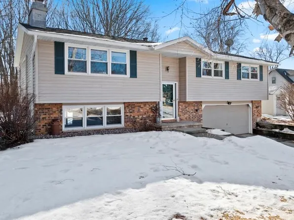 3869 Silver Bow Dr, Green Bay, WI 54313