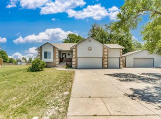 1201 E Winesap St, Haysville, KS 67060